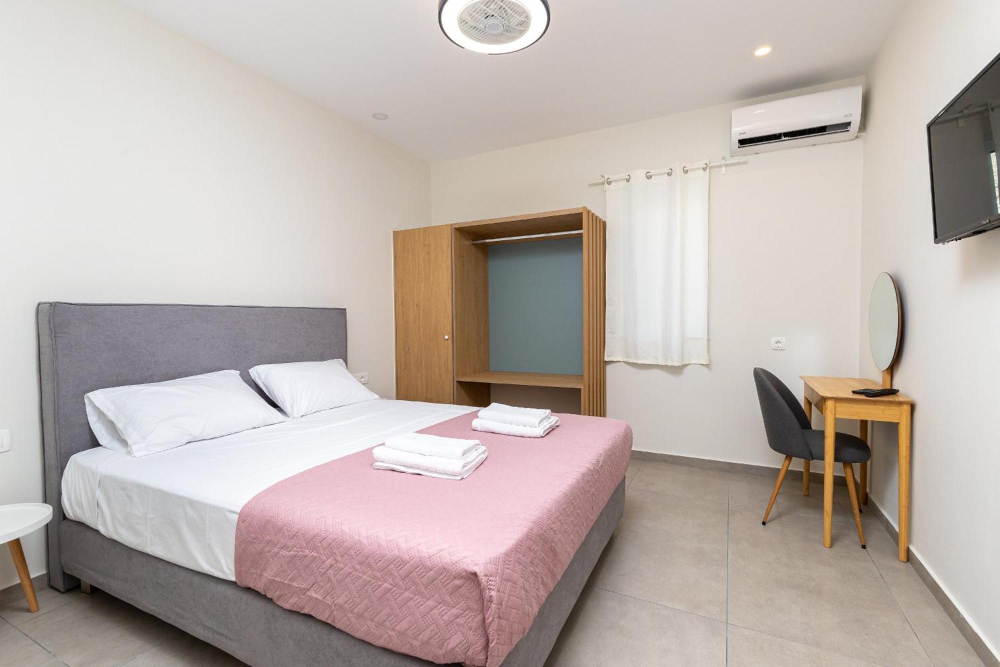 Meli Apartments Paleochora Экстерьер фото